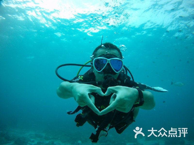 黑人人妻ntr游戏画面