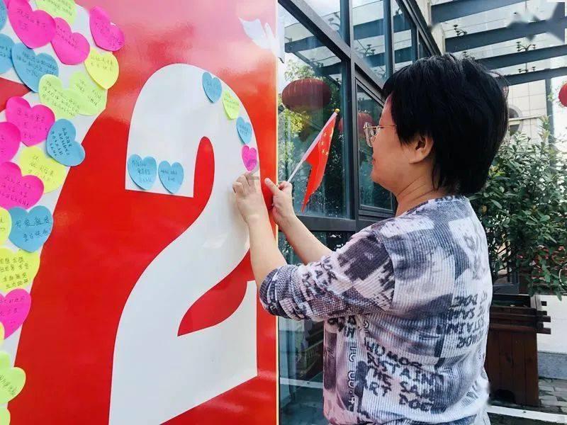 水培圣女果迎来丰收